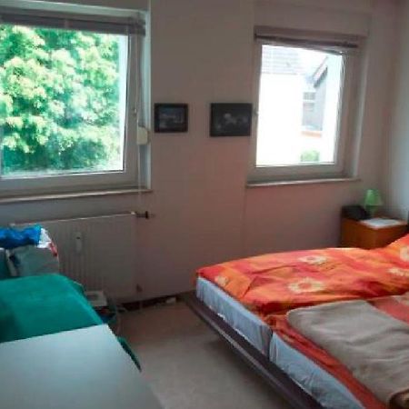 Duesseldorf - Separates, Privates Zimmer Exterior foto