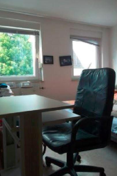 Duesseldorf - Separates, Privates Zimmer Exterior foto